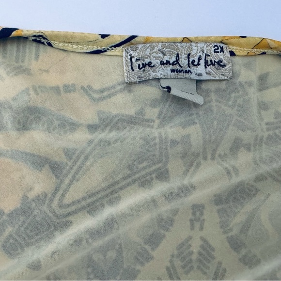 Live and Let Live Woman's Pull Over Size 2X Embellished V Neck Yellow Geometric - Picture 12 of 16